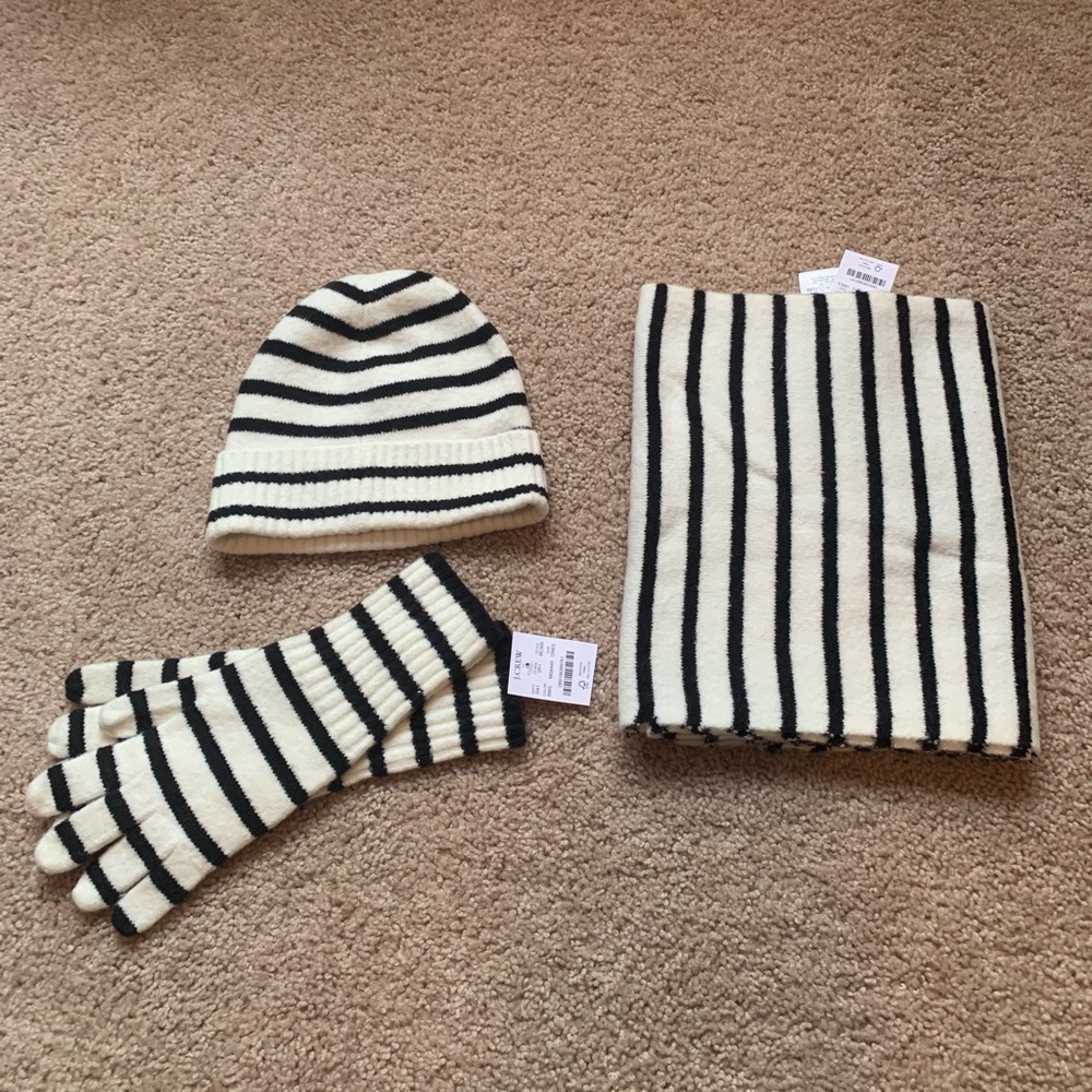 •J-CREW set